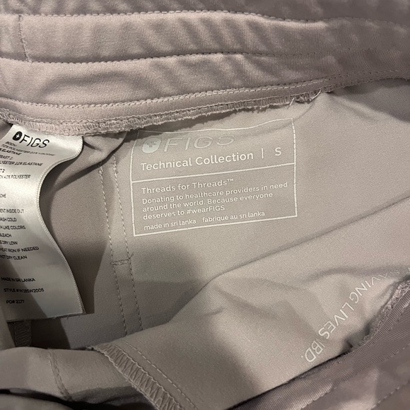 Figs Scrubs - Picture 3 of 3